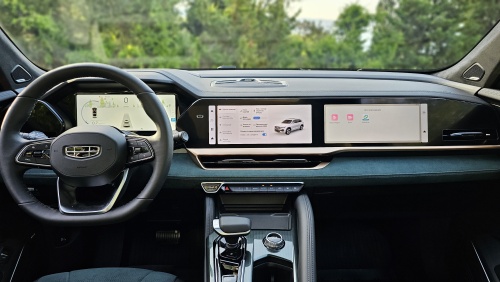 Geely Monjaro 2024 2.0 (238 л.с.) 4WD (максимальная комплектация) "Лайт 150"