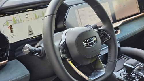 Geely Monjaro 2024 2.0 (238 л.с.) 4WD (максимальная комплектация) "Лайт 150"